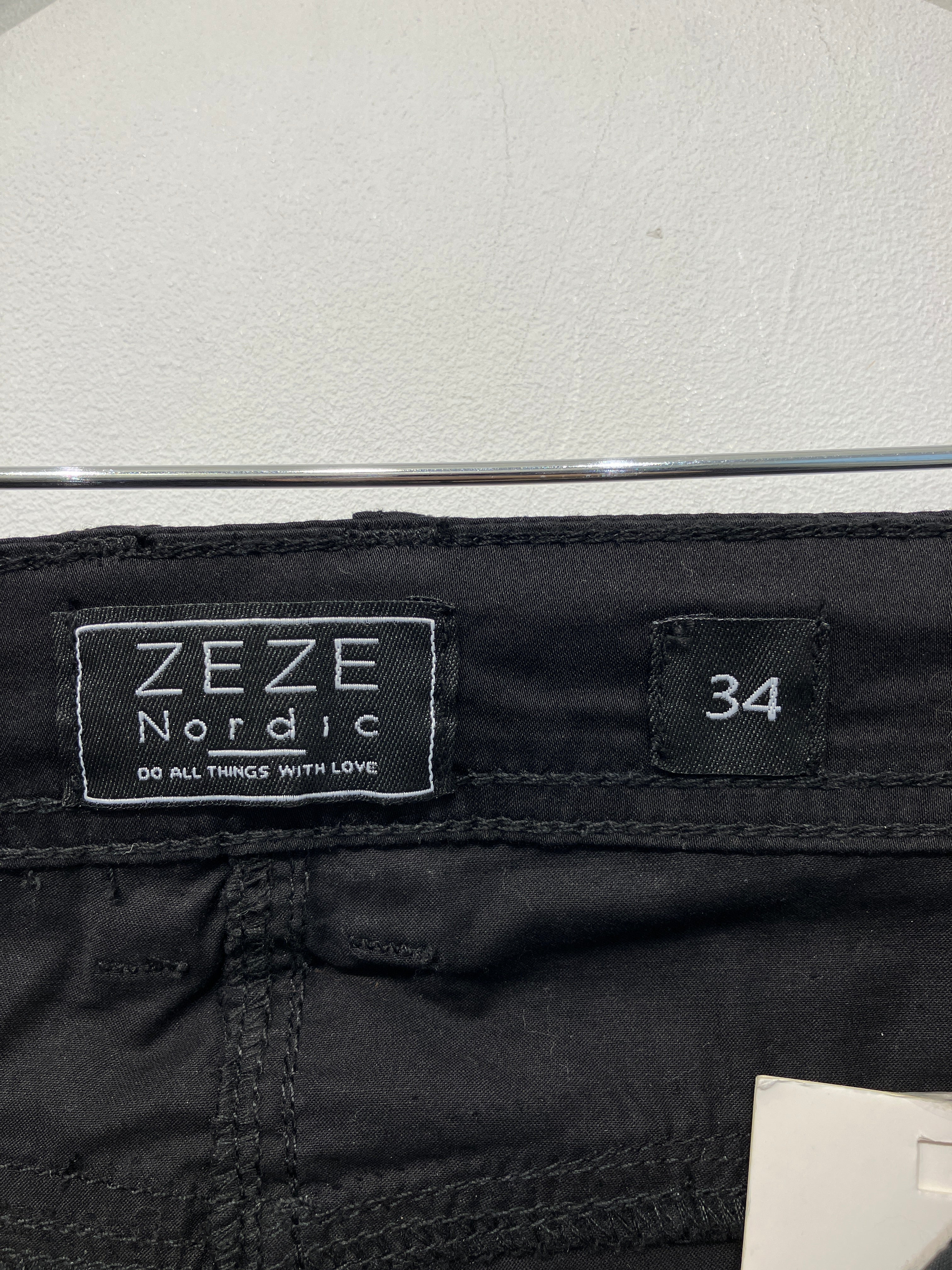 Zeze Bukser